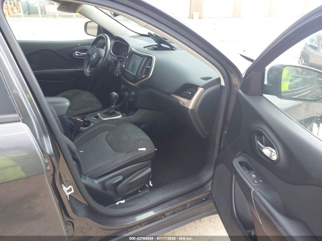 1C4PJLCB4GW178477 Jeep Cherokee