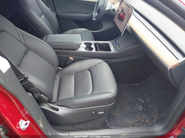 2025 TESLA MODEL Y 7SAYGDEE2SF295099 Photo 4