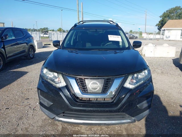 2017 Nissan Rogue Sv მანქანა იყიდება აუქციონზე, vin: 5N1AT2MT2HC825944, აუქციონის ნომერი: 42764588
