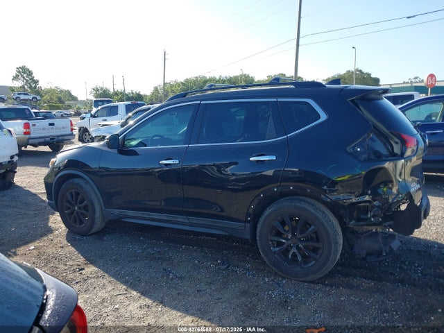 2017 Nissan Rogue Sv მანქანა იყიდება აუქციონზე, vin: 5N1AT2MT2HC825944, აუქციონის ნომერი: 42764588