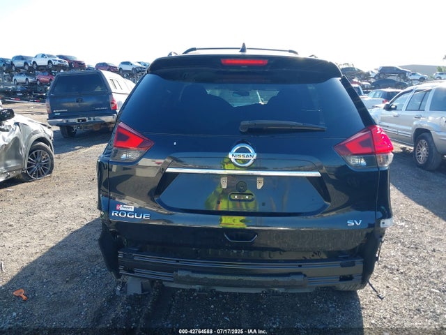 2017 Nissan Rogue Sv მანქანა იყიდება აუქციონზე, vin: 5N1AT2MT2HC825944, აუქციონის ნომერი: 42764588