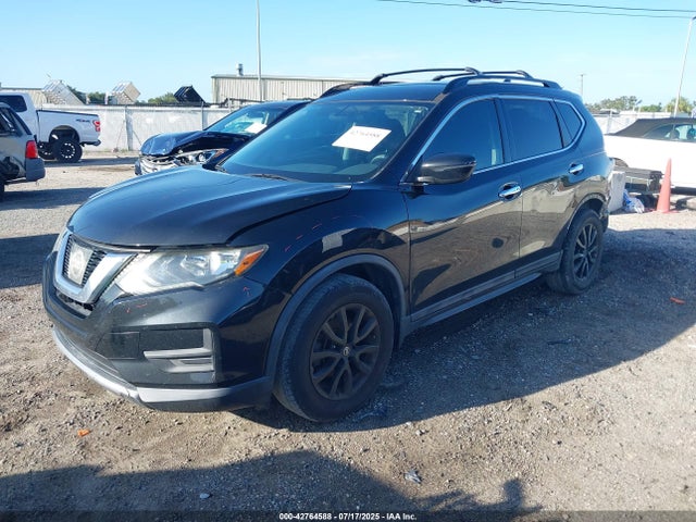 2017 Nissan Rogue Sv მანქანა იყიდება აუქციონზე, vin: 5N1AT2MT2HC825944, აუქციონის ნომერი: 42764588