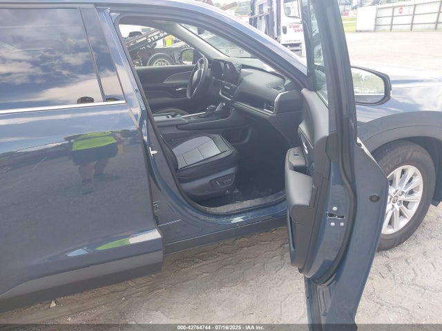 Toyota t24a-fts 2025 5TDAAAB50SS077113 Image 5