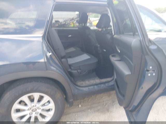 Toyota t24a-fts 2025 5TDAAAB50SS077113 Image 8