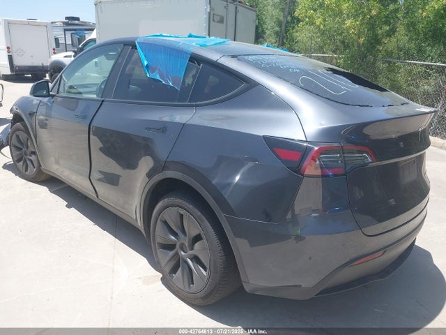 2025 TESLA MODEL Y 7SAYGDEE0SA357340 Photo 2