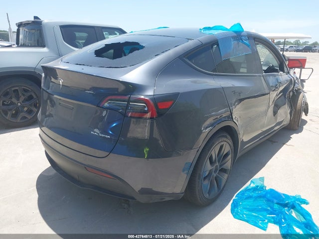 2025 TESLA MODEL Y 7SAYGDEE0SA357340 Photo 3