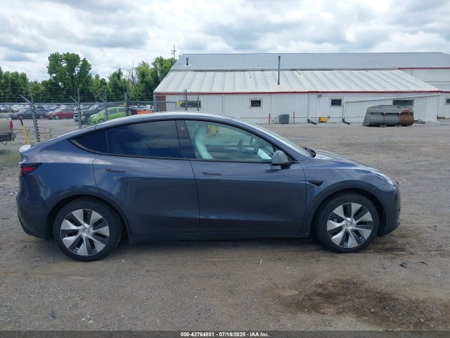 Tesla Model Y 2023 7SAYGAEE7PF776715 Image 12