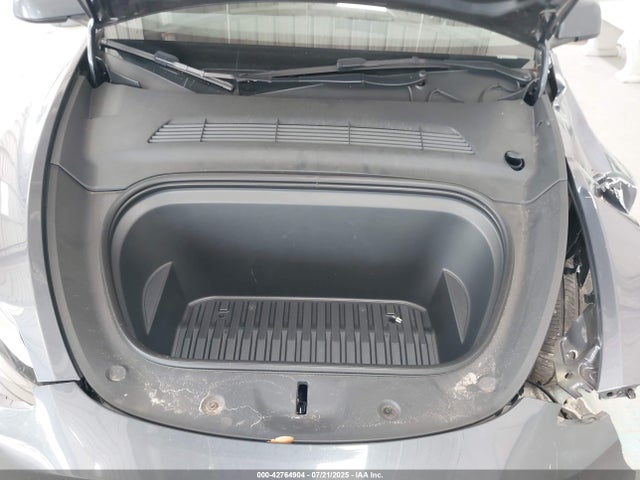 2023 TESLA MODEL Y 7SAYGDEE8PA135913 Photo 9