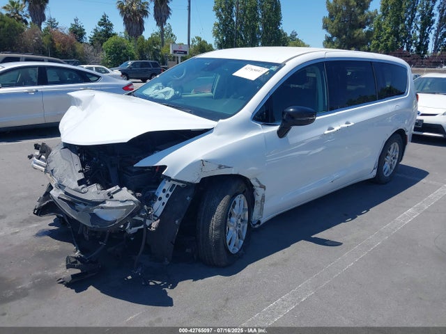 Chrysler Voyager 2024 2C4RC1CG2RR192134 Image 2