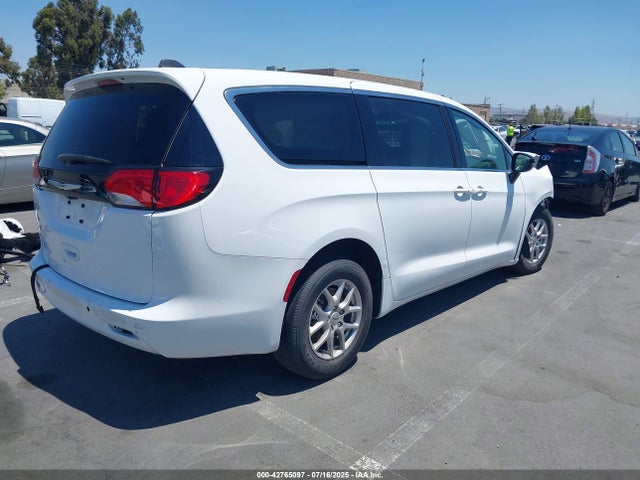 Chrysler Voyager 2024 2C4RC1CG2RR192134 Image 4