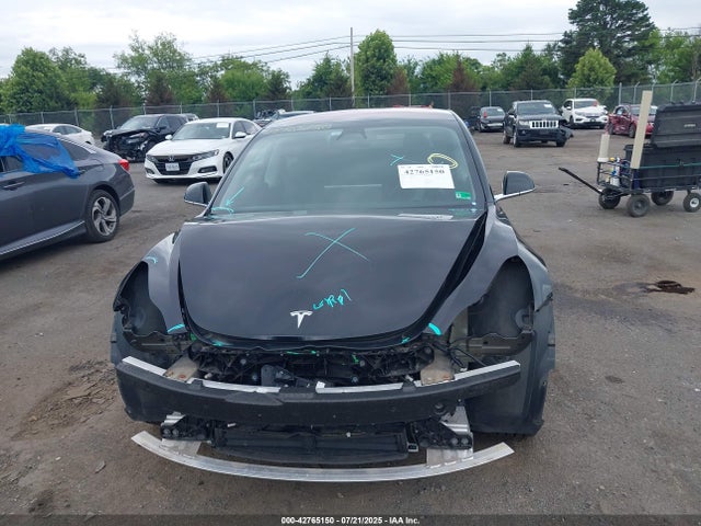 5YJ3E1EB3JF086728 Tesla MODEL 3