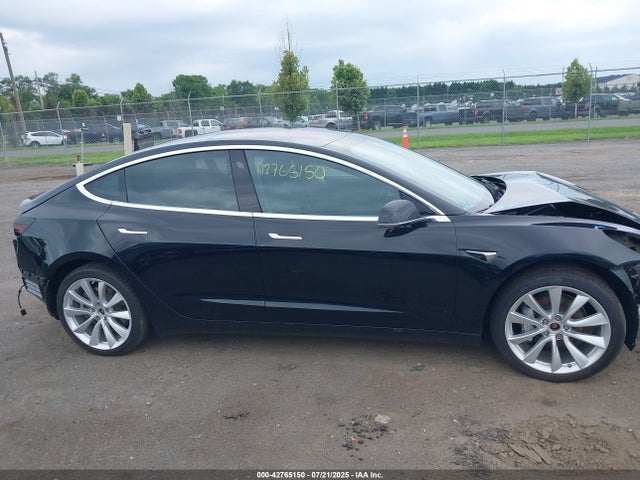 5YJ3E1EB3JF086728 Tesla MODEL 3