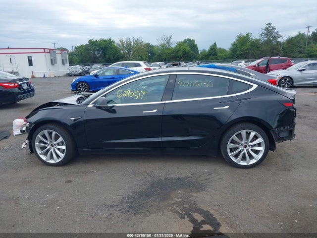 5YJ3E1EB3JF086728 Tesla MODEL 3