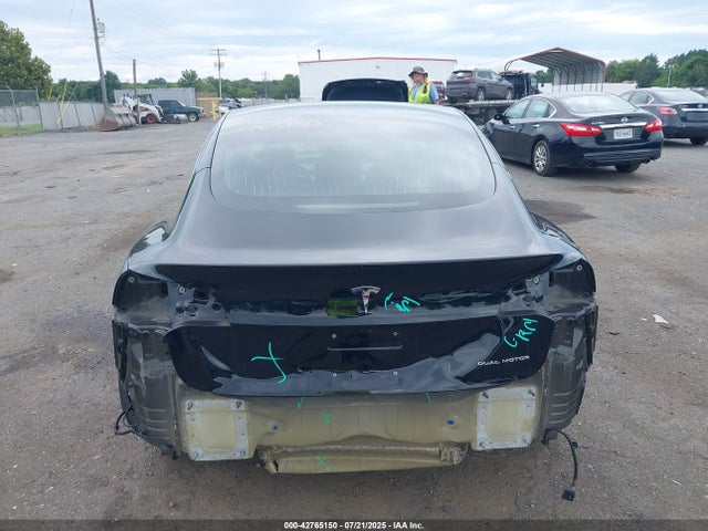 5YJ3E1EB3JF086728 Tesla MODEL 3