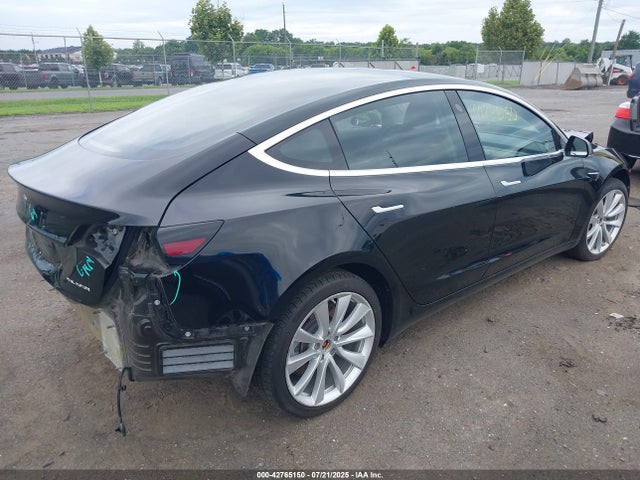 5YJ3E1EB3JF086728 Tesla MODEL 3