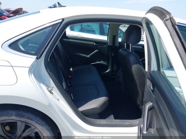 Volkswagen Passat 2021 1VWSA7A33MC011454 Image 8