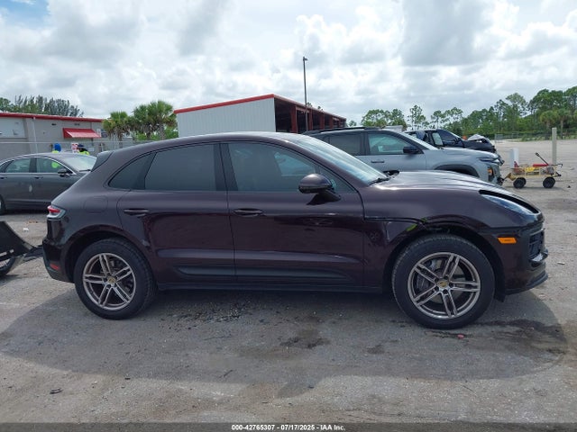 Porsche Macan 2024 WP1AA2A54RLB15752 Image 13