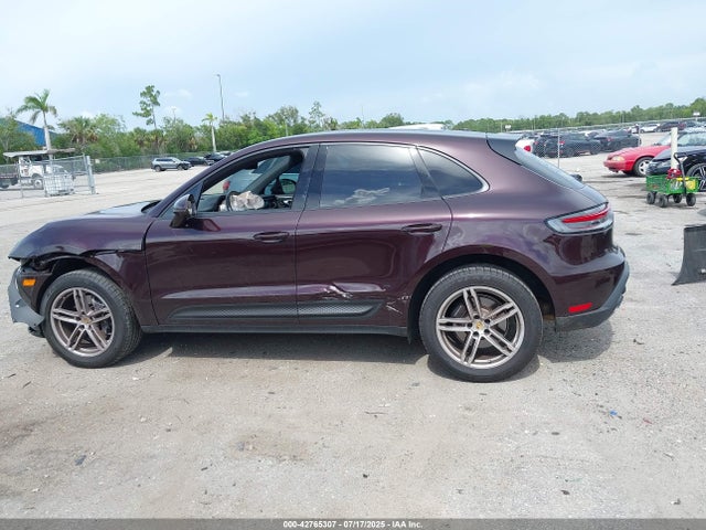 Porsche Macan 2024 WP1AA2A54RLB15752 Image 14
