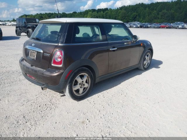 2011 MINI COOPER WMWSU3C51BT181677 Photo 3