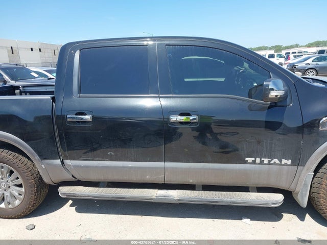 1N6AA1E63HN529510 Nissan 2017