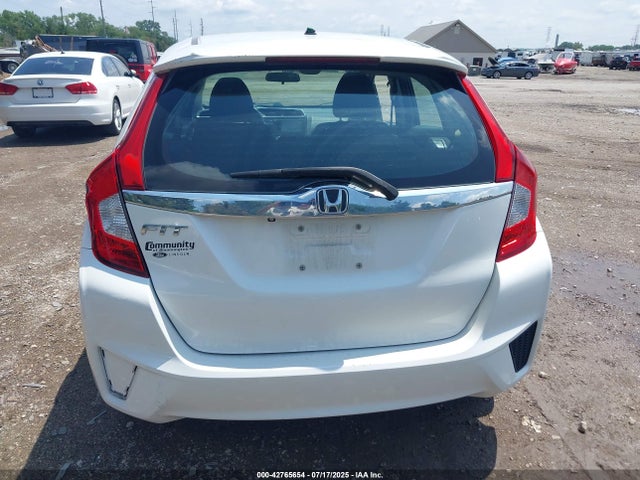 42765654 :رقم المزاد ، 3HGGK5H88FM736191 vin ، 2015 Honda Fit Ex/ex-l مزاد بيع