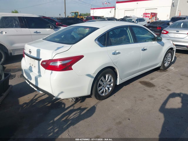 1N4AL3AP9HN360879 Nissan 2017