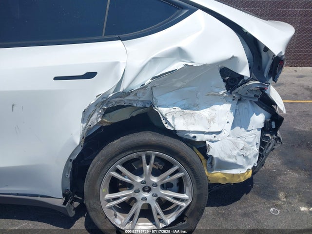 2023 TESLA MODEL Y 7SAYGDEE8PA034371 Photo 5