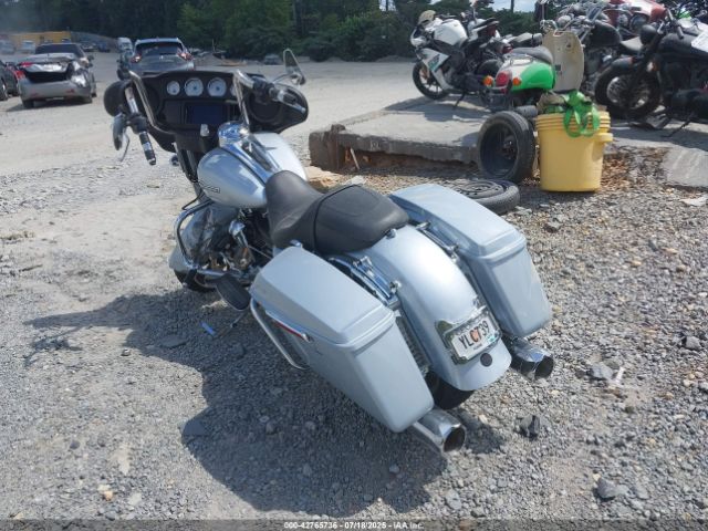 2023 HARLEY-DAVIDSON FLHX 1HD1KBC19PB604142 Photo 2