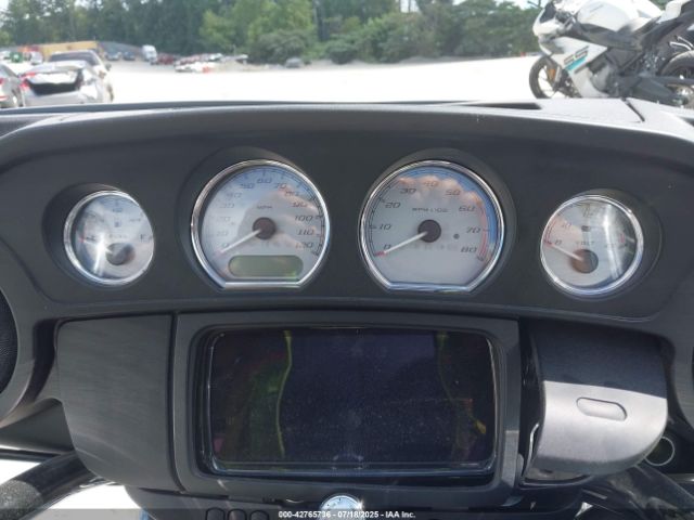 2023 HARLEY-DAVIDSON FLHX 1HD1KBC19PB604142 Photo 6