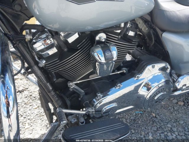 2023 HARLEY-DAVIDSON FLHX 1HD1KBC19PB604142 Photo 8