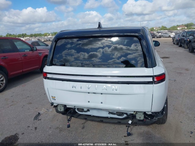 Rivian R1s 2024 7PDSGABA4RN038484 Image 16