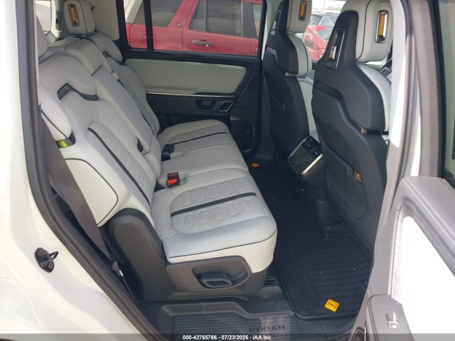 Rivian R1s 2024 7PDSGABA4RN038484 Image 8