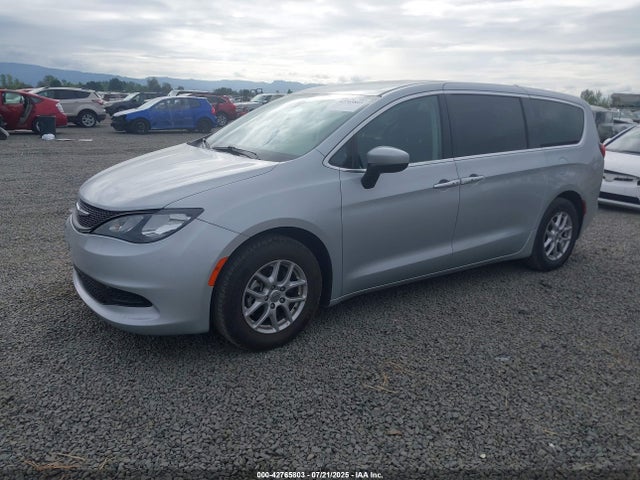 Chrysler Voyager 2022 2C4RC1CG1NR215624 Image 2