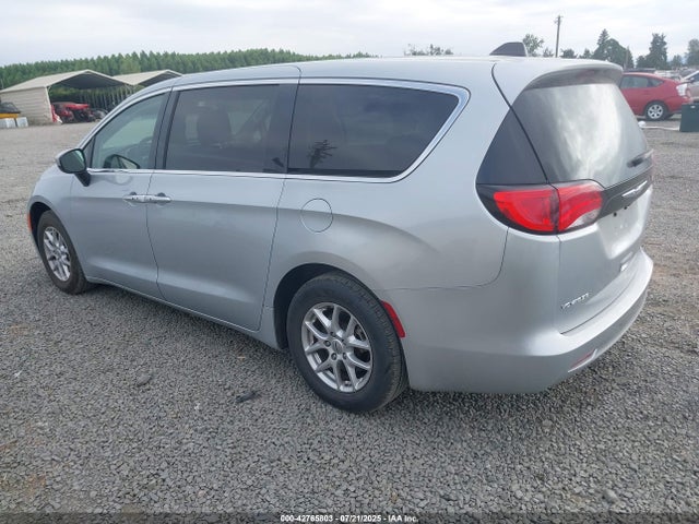 Chrysler Voyager 2022 2C4RC1CG1NR215624 Image 3