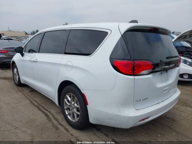 2024 CHRYSLER VOYAGER 2C4RC1CGXRR106794 Photo 2