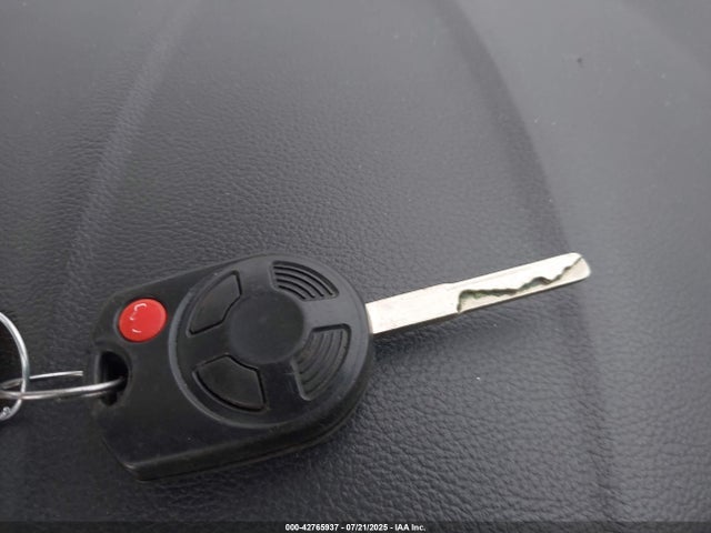 1FMCU0G90EUE25509 Ford Escape