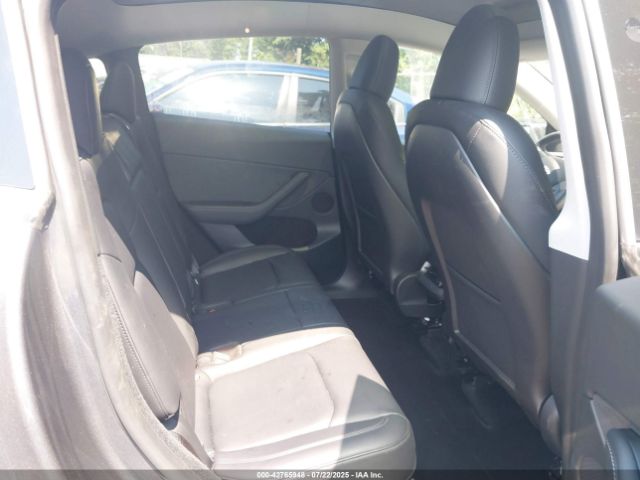2023 TESLA MODEL Y 7SAYGDED7PF947357 Photo 7