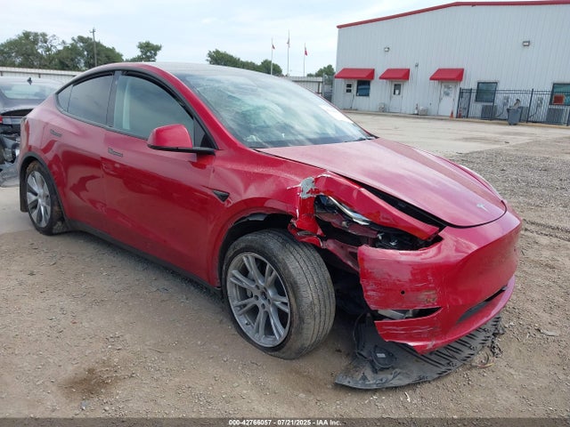 2021 TESLA MODEL Y 5YJYGDEE3MF303694 Photo 0