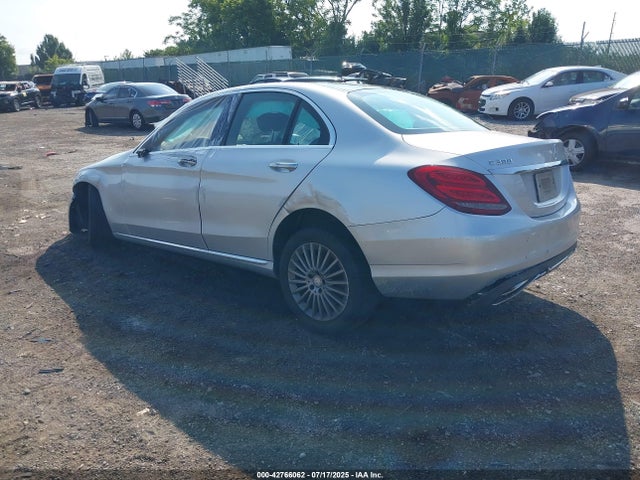 2015 MERCEDES-BENZ C 300 55SWF4KB2FU032942 Photo 2