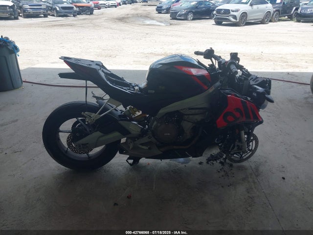Aprilia Tuono 2023 ZD4KSUM00PS000720 Image 12