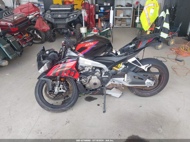 Aprilia Tuono 2023 ZD4KSUM00PS000720 Image 13