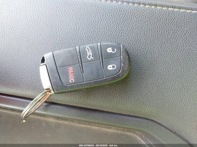 1C3CCCBB7FN719329 Chrysler 200