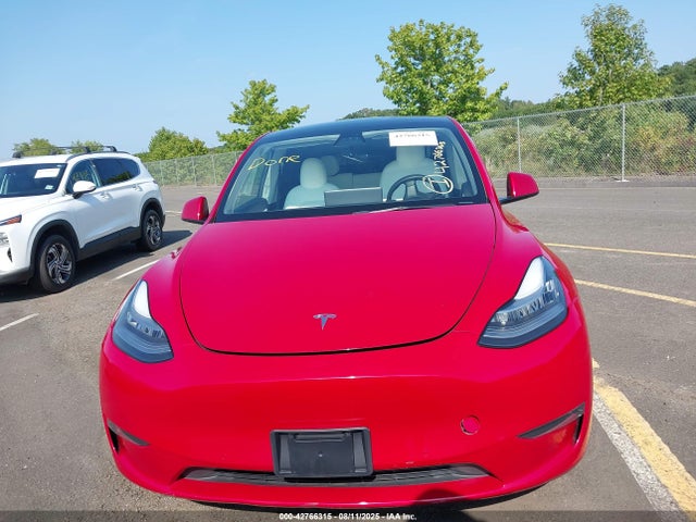 5YJYGDEE5MF102850 Tesla 2021