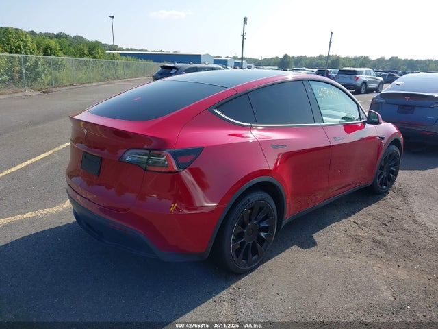 5YJYGDEE5MF102850 Tesla 2021
