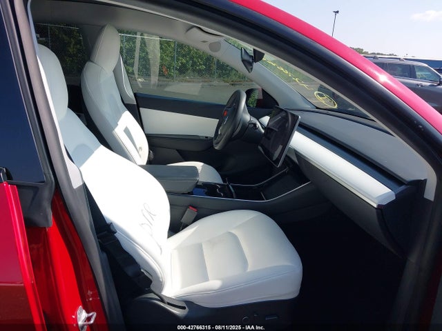 5YJYGDEE5MF102850 Tesla 2021