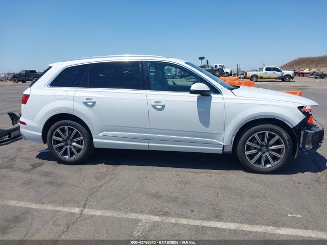 WA1LAAF73HD029933 Audi 2017