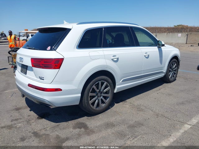 2017 AUDI Q7 WA1LAAF73HD029933 Photo 3