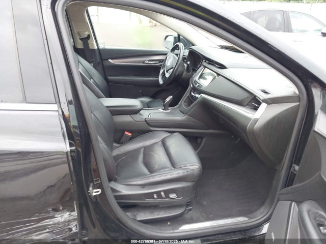 2017 CADILLAC XT5 1GYKNDRS2HZ184672 Photo 4