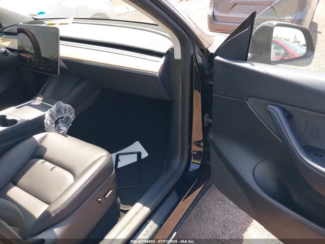2022 TESLA MODEL Y 7SAYGDEE4NA007231 Photo 4