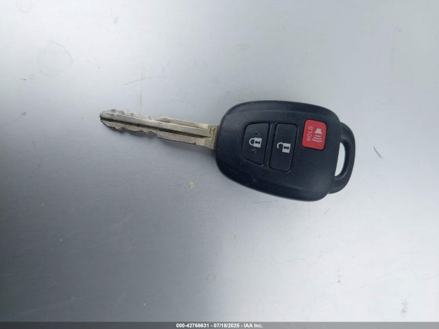 JTMBFREV9GJ088132 Toyota RAV4 LE